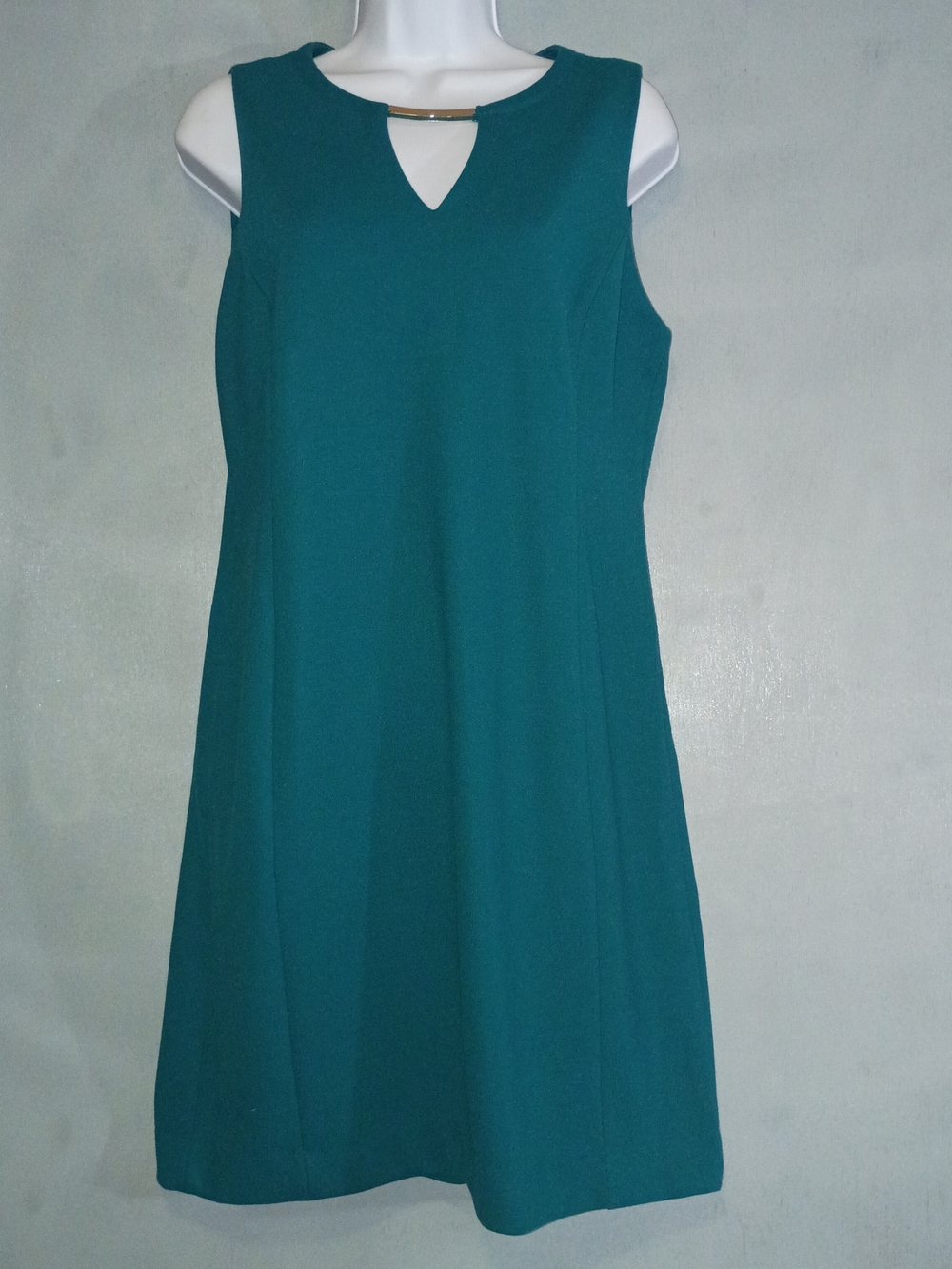 Carmen Marc Valvo Teal Sleeveless A-Line Dress with Keyhole Accent